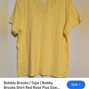 BOBBIE BROOKS YELLOW VNECK TEE IN GOOD CONDITION